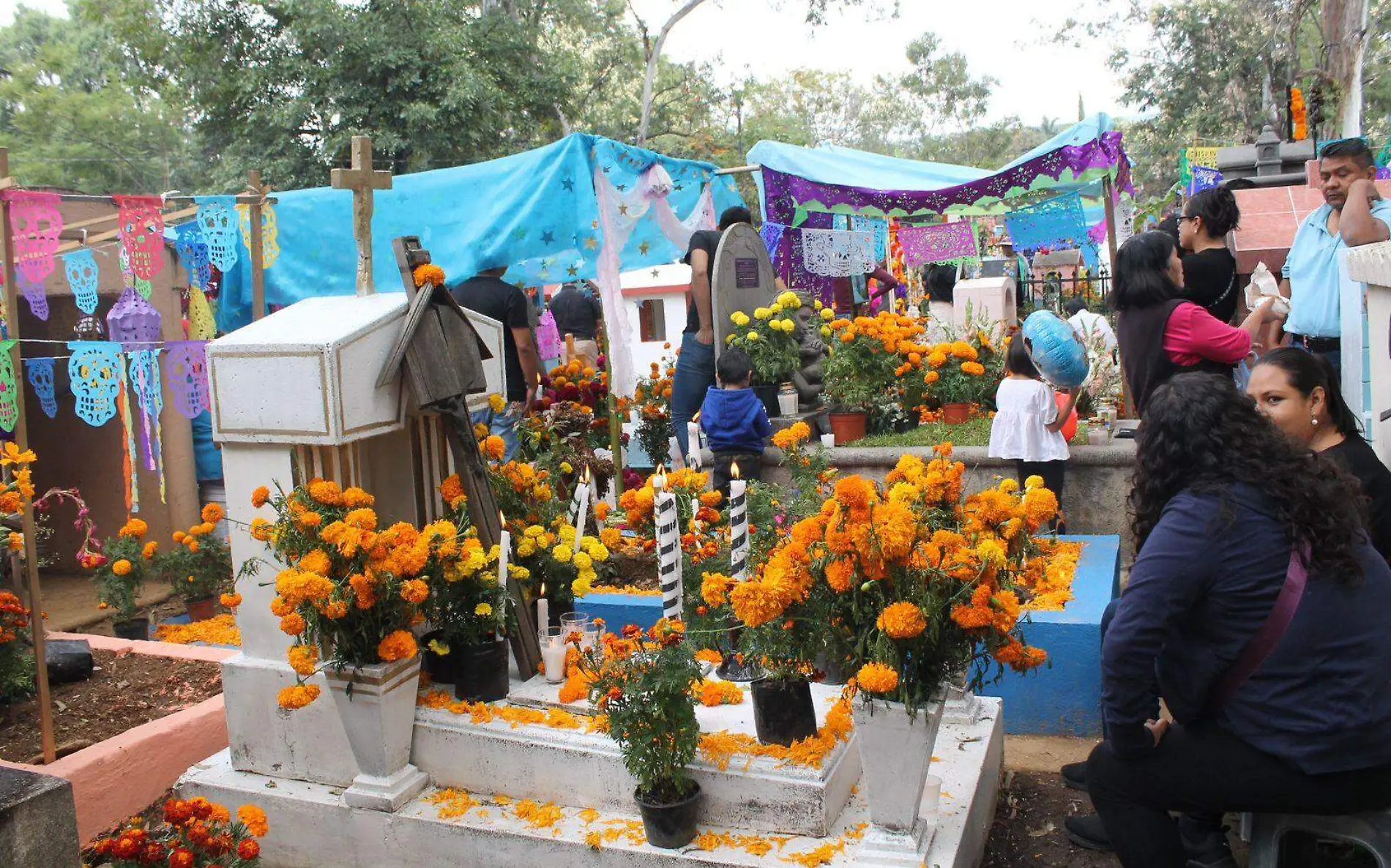 AGUS-F6E Jóvenes llaman a preservar las tradiciones de Día de Muertos en el poblado de Ocotepec (5)